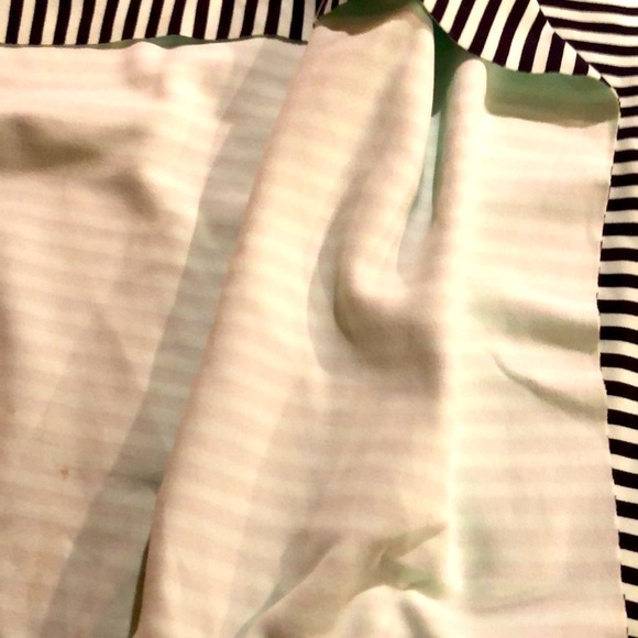 Lululemon Athletica mint green & black stripe vinyasa wrap wear as shawll, scarf - Picture 3 of 8